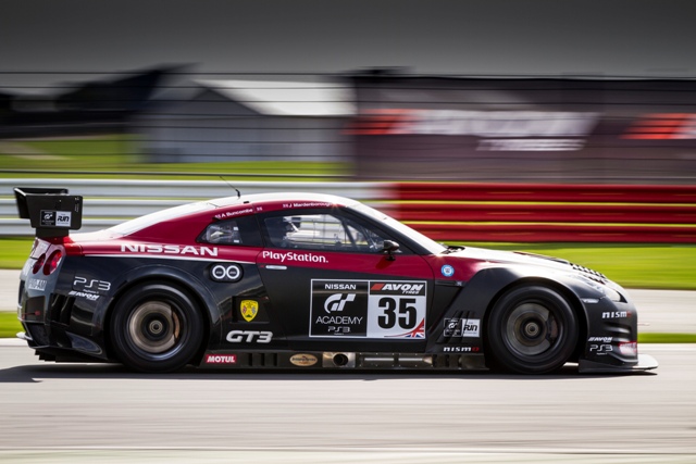 Nissan_GT_R_Nimso_GT3_in_British_GT_action_in_2012