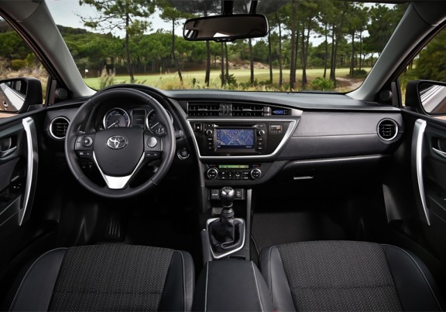 Noul Auris_Interior