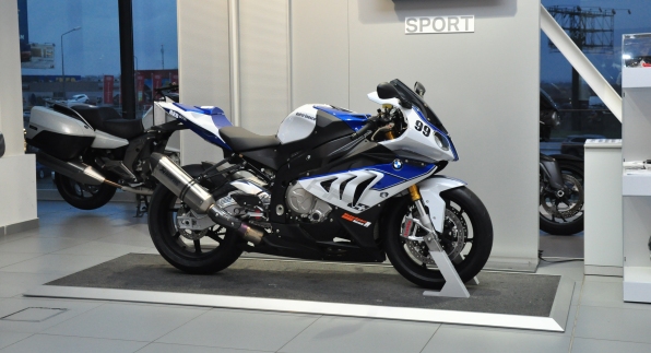 BMW HP4