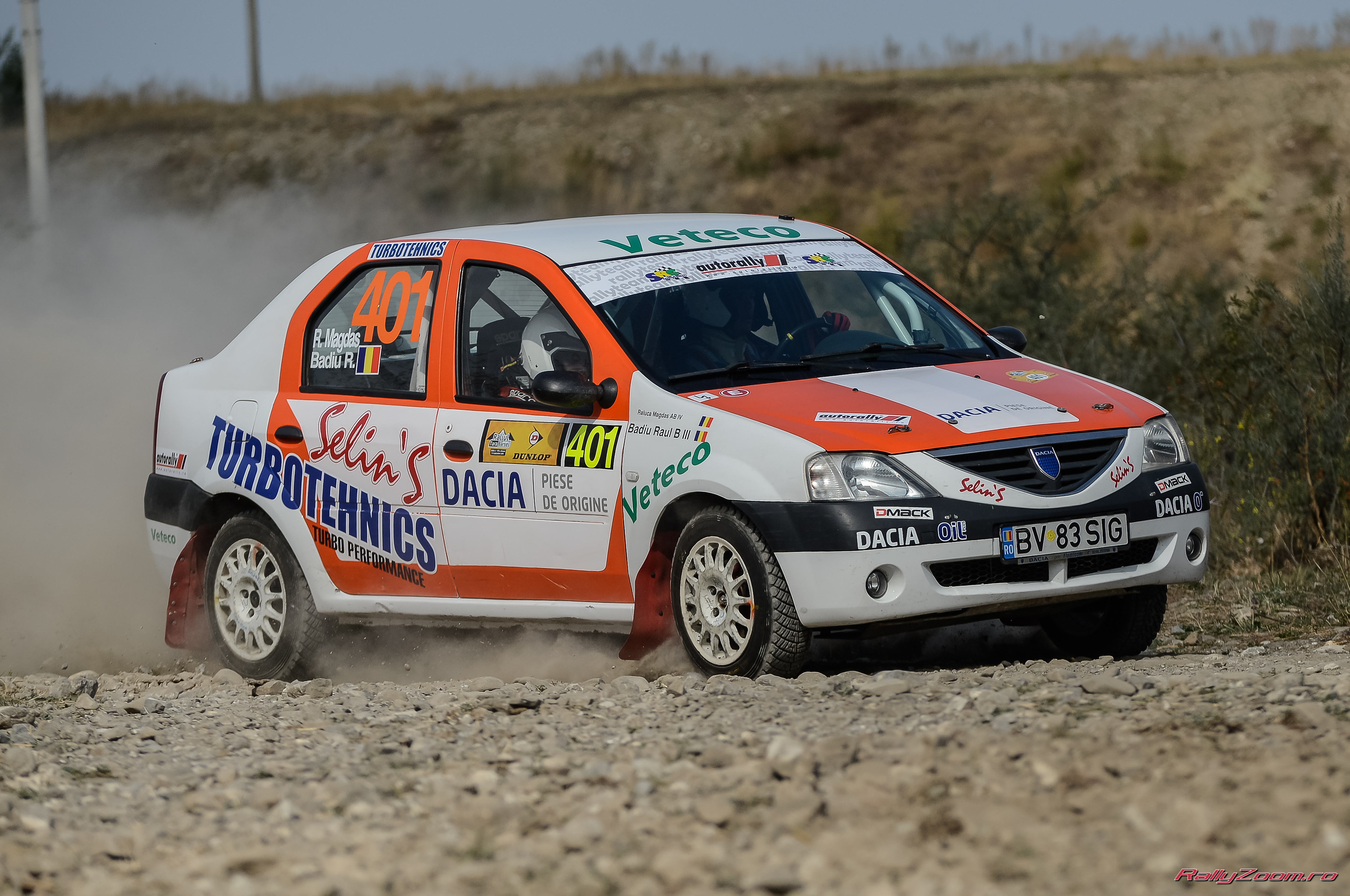 Raul-BADIU-Raluca-MAGDAS-Dacia-Logan-Tara-Barsei-2012-007.jpg