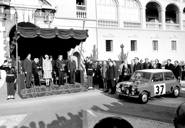 1964_-Prima_victorie_in_Raliul_Monte_Carlo_medium_1600x1105