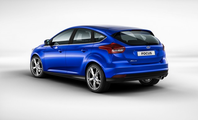 NewFordFocus_5Door_04