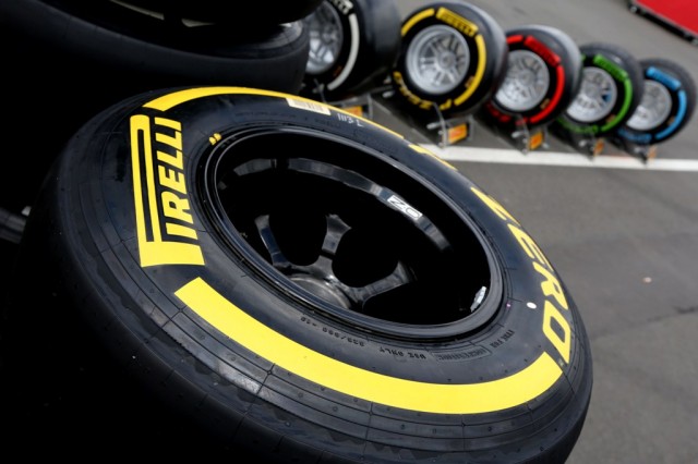 P-Zero-Yellow-with-white-tyre