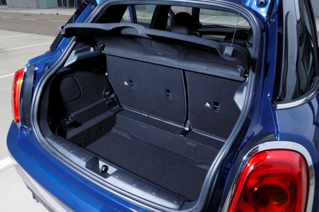 Noul_MINI_Hatch_5_usi_medium_1600x1067 (5)