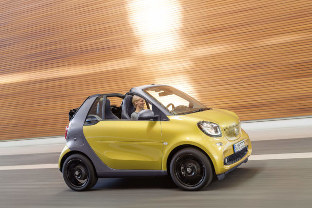 smart fortwo cabrio, prime, black to yellow / titania grey matt